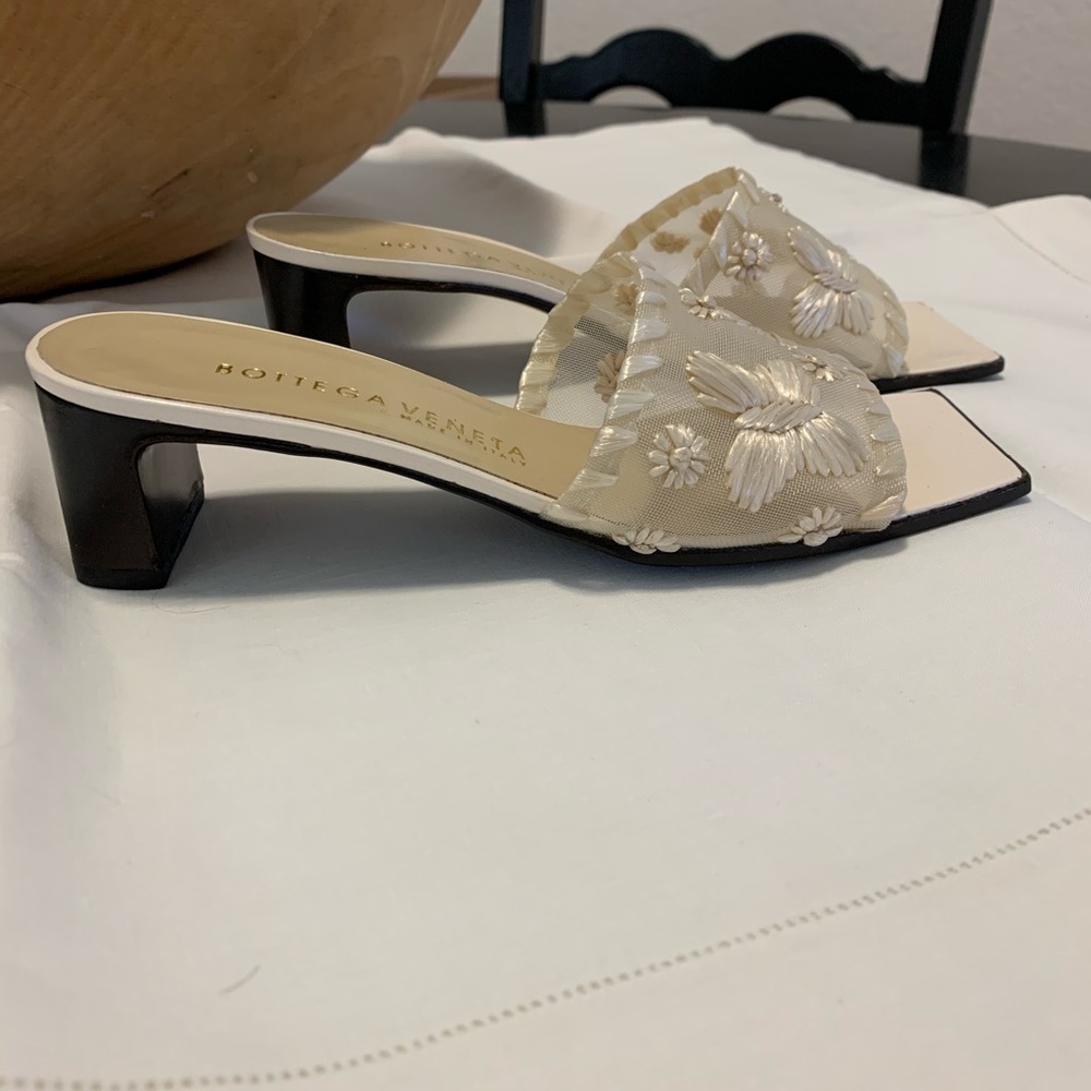 Bottega Veneta Brand New Elegant Slides 5B